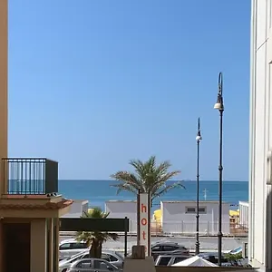 a-un-passo-dal-mare-lido-di-ostia.it-romehotels.com/