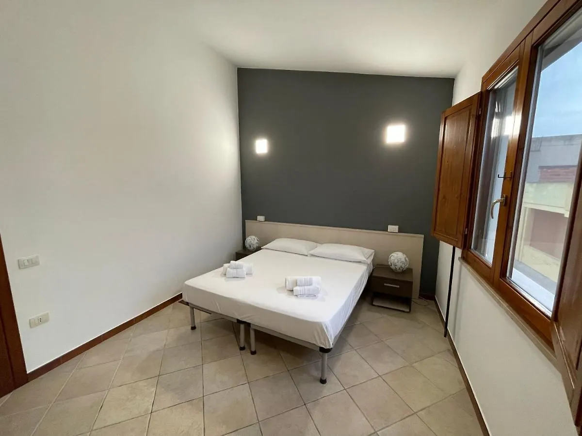Pauli'S Holiday House Monserrato Appartement