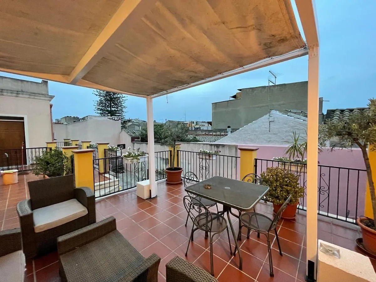 Pauli'S Holiday House Monserrato Appartement