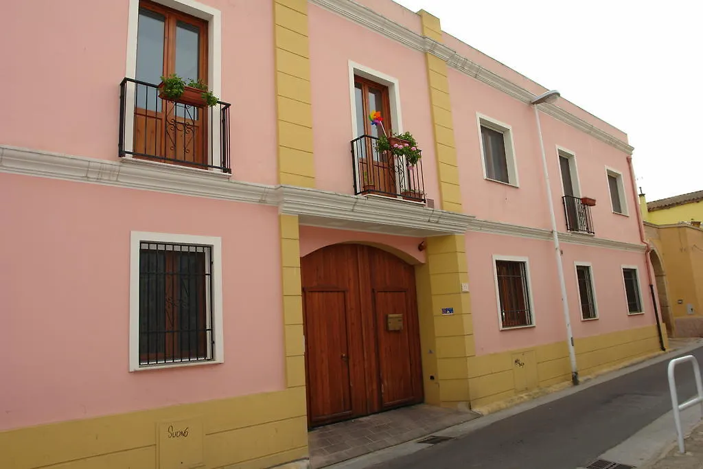 Pauli'S Holiday House Monserrato Appartement
