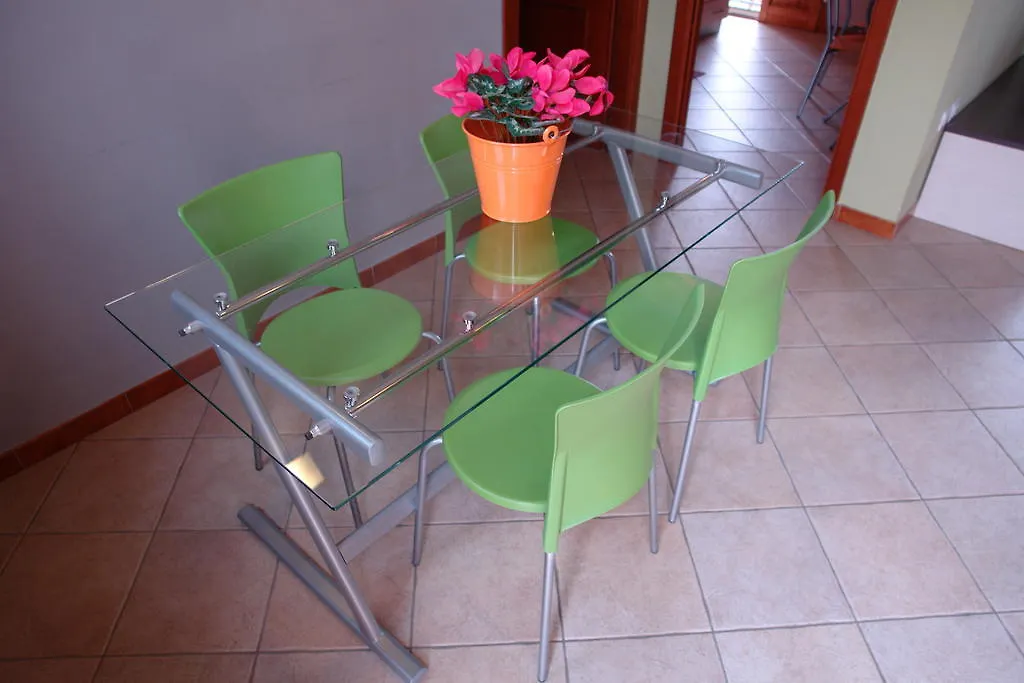 Pauli'S Holiday House Apartment Monserrato